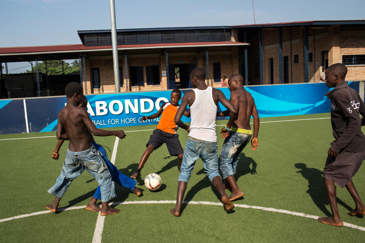 [United Kingdom] Social Integration for Asylum Seekers Starts with a Kick of a Ball